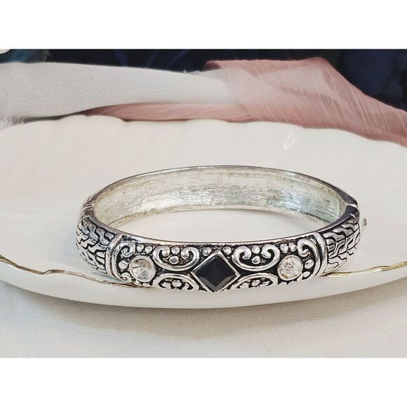 🔥$5/$25 Hinged Bangle Bracelet with 3 Crystals - Picture 1 of 7